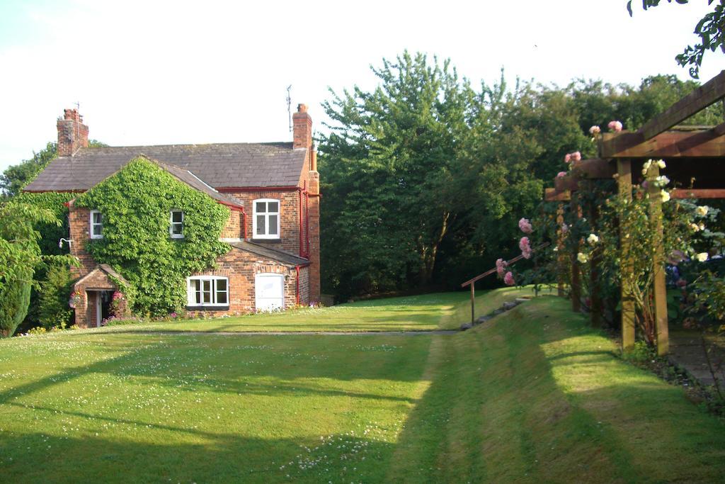 Ash Farm Country House Little Bollington Экстерьер фото