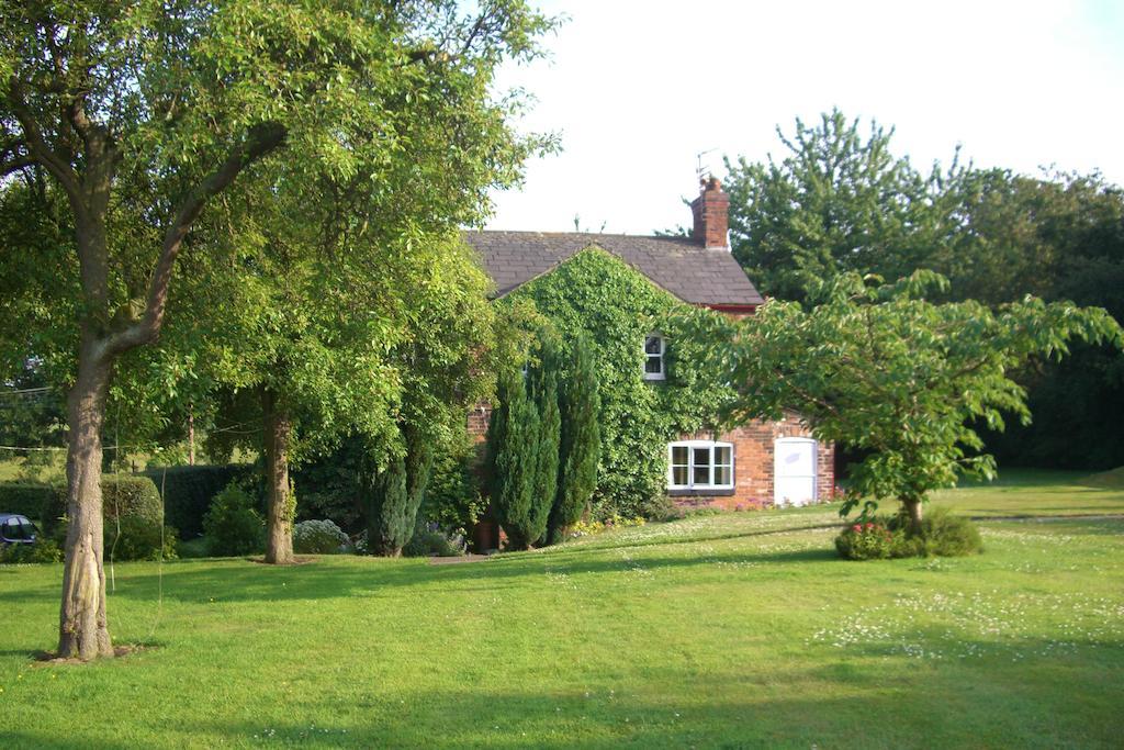 Ash Farm Country House Little Bollington Экстерьер фото